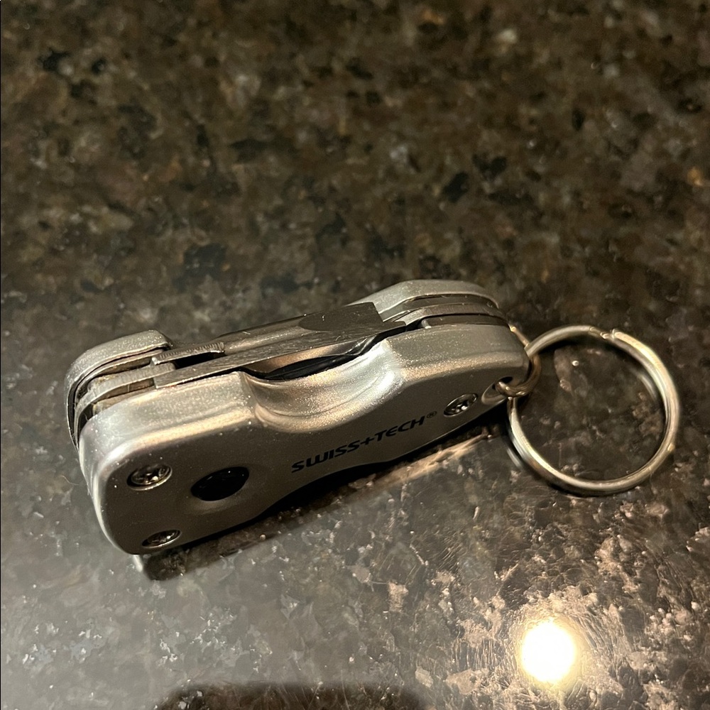 Swiss Tech Silver Pocket Multi-Tool - Picture 4 of 8